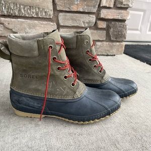 Sorel mens waterproof snow boots size 10
